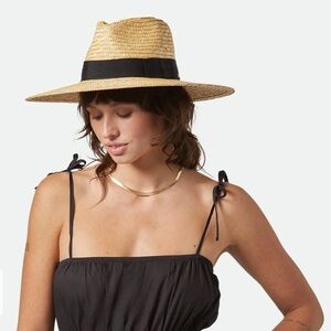 Woman’s BRIXTON Joanna Straw. Hat
Size M Hat is also adjustable on the inside
